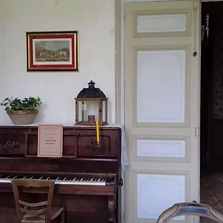 Le Chateau Du Grand Coudray Couette-café Villaines-la-Juhel